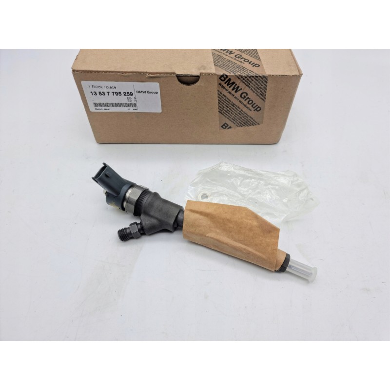 23670-33030 BOSCH Vstreky nové