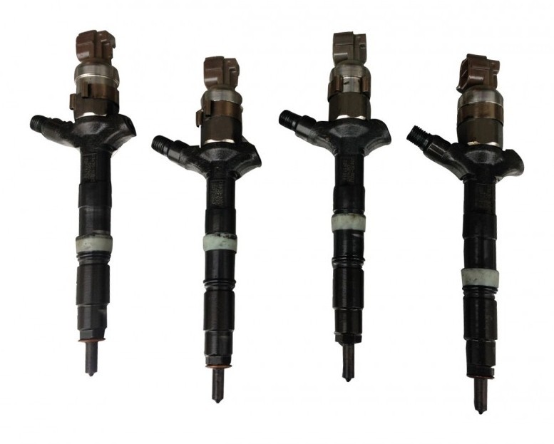 Toyota Land cruiser 3.0 D-4D 4x4 120 KW 163 HP DENSO 23670-39026 23670-30020 kit di 4 iniettori usati 2367039026, 2367030020